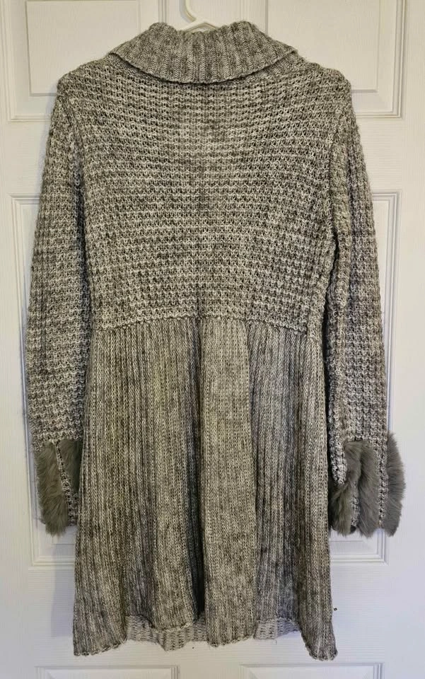GIGI Wool Blend Long Chunky Knit Cardigan with Faux Fur Cuffs - photo 4