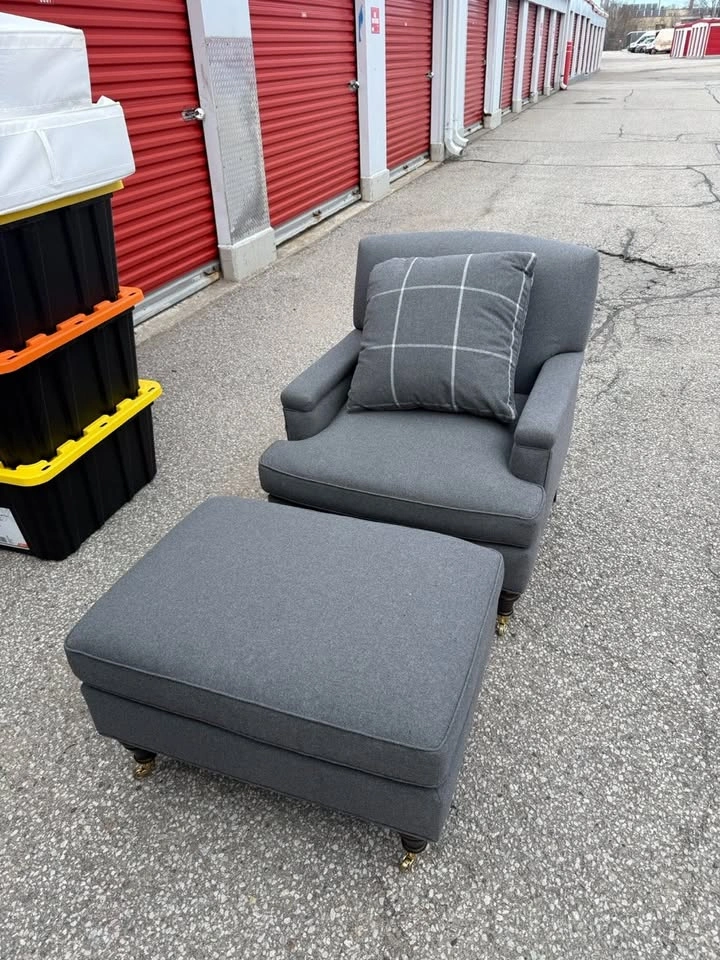 English Roll-Arm Accent Chair + Ottoman Set – Charcoal Grey - photo 3