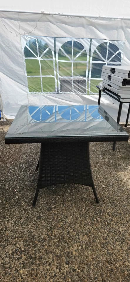 Glass top Patio table - photo 2