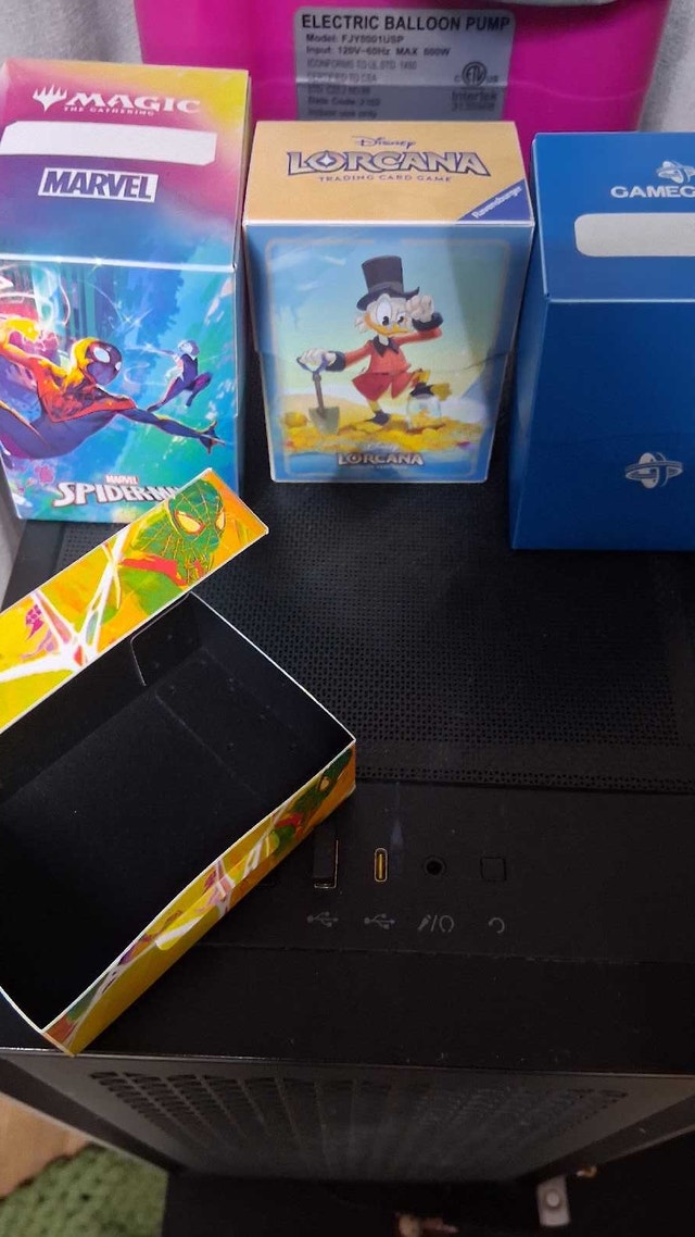 423 one piece card bulk with deck and dice boxes - photo 3