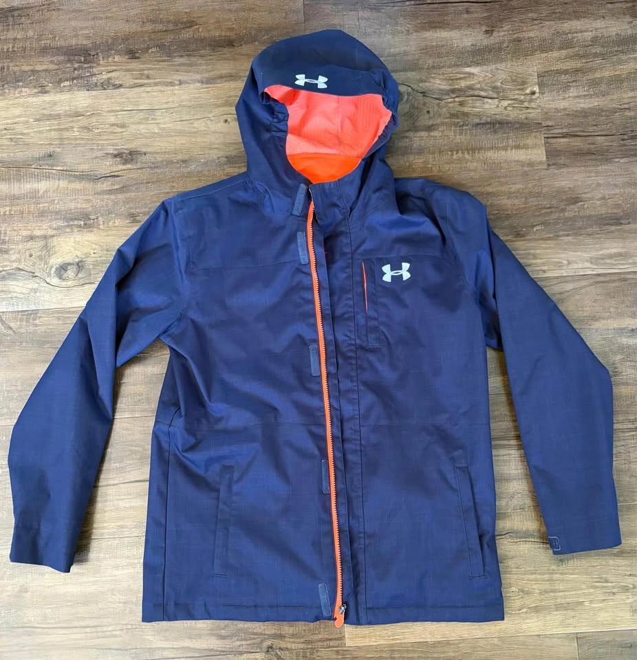 Under Armour Youth Fall/Winter Jacket - Excellent Condition - photo 2