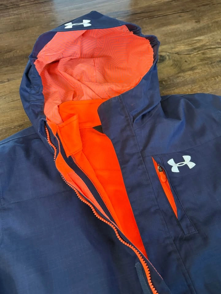 Under Armour Youth Fall/Winter Jacket - Excellent Condition - photo 3
