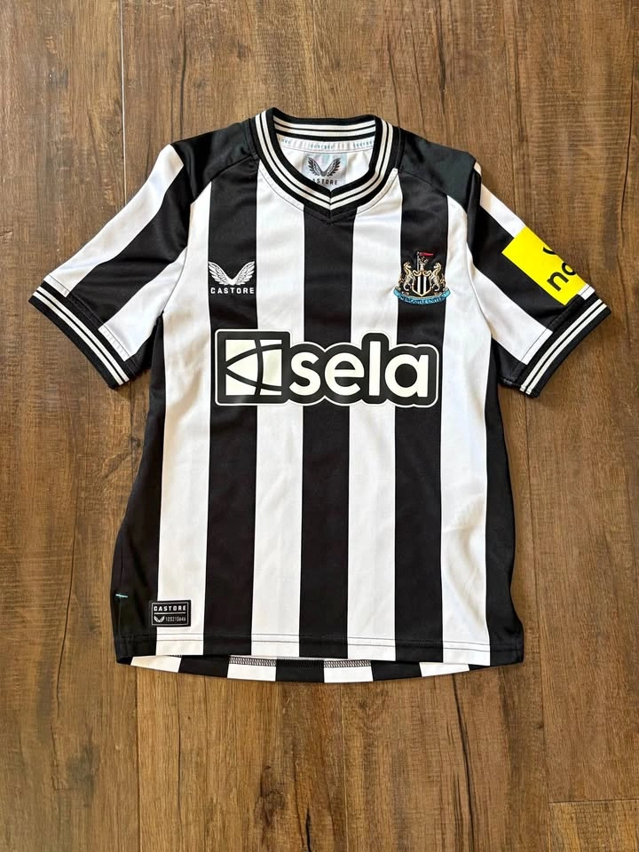 Newcastle United F.C. 2023/24 Kids Home Jersey - Excellent Condi