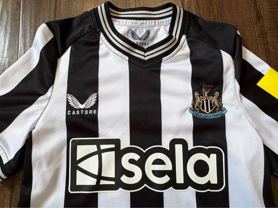 Newcastle United F.C. 2023/24 Kids Home Jersey - Excellent Condi - photo 3