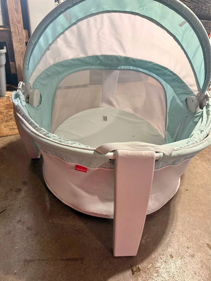 Fisher-Price On-the-Go Baby Dome