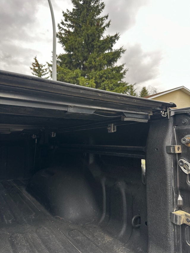 New DT body Dodge Ram 1500 hard bed cover - photo 4