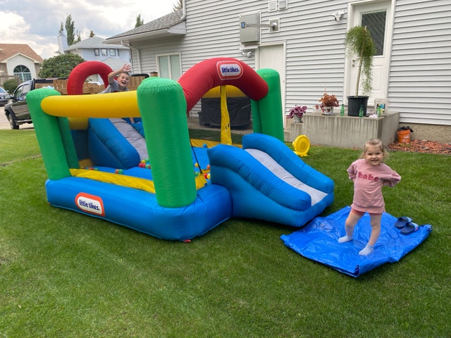 Little Tikes jump and double slide bouncer