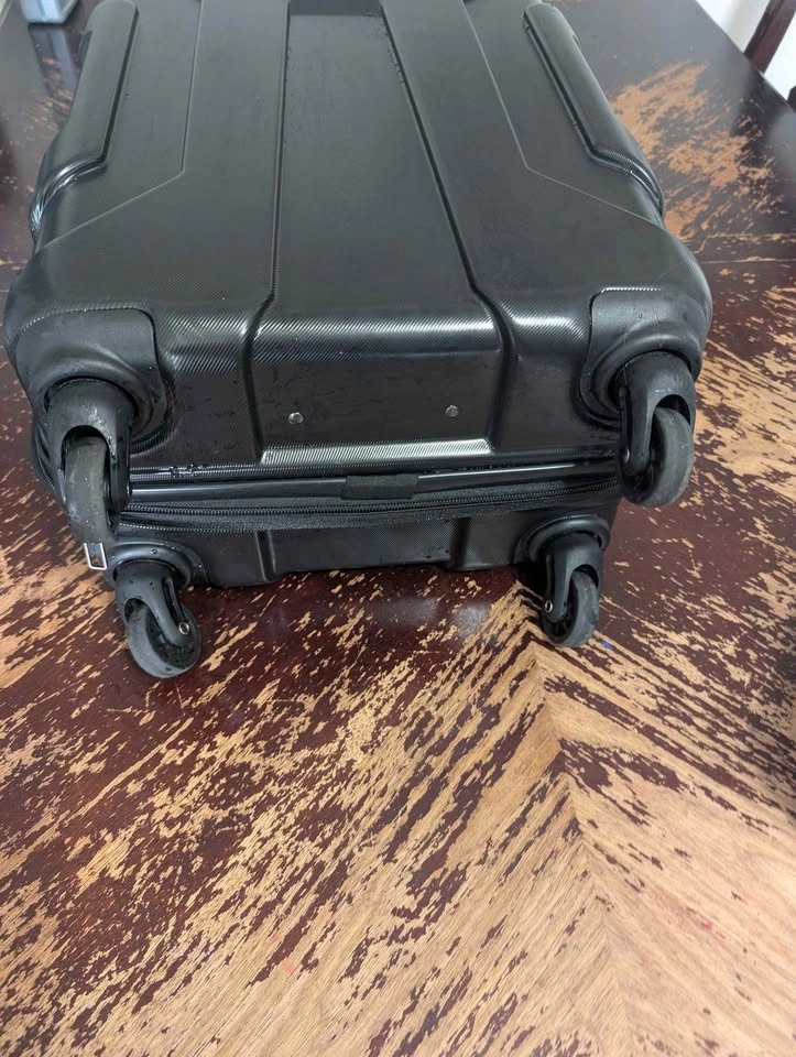 Samsonite Omni 2 Carry-On Luggage - Used