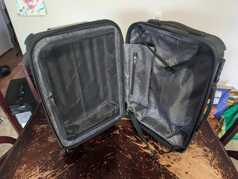 Samsonite Omni 2 Carry-On Luggage - Used - photo 2