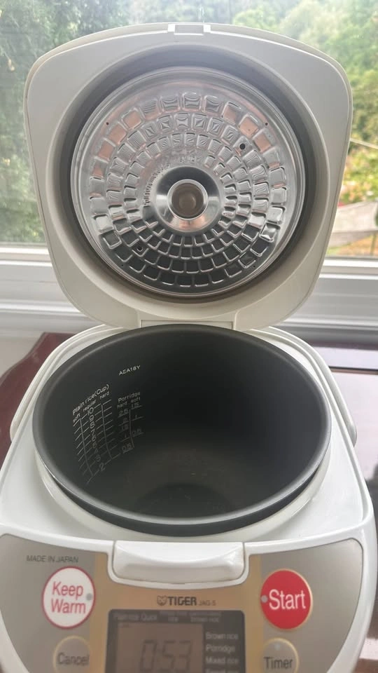 Tiger 10-Cup Fuzzy Logic Rice Cooker & Warmer (JAG-B18U) - photo 4