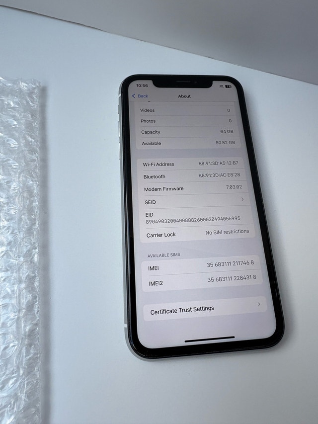 iPhone XR 64GB Unlocked – White – Very Good Condition - photo 3