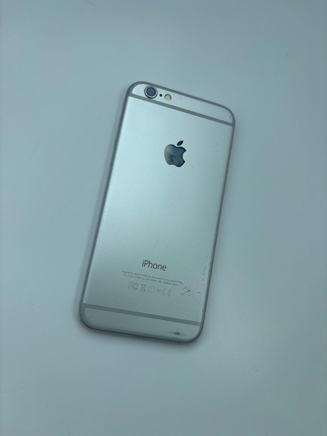 iPhone 6 64GB Unlocked - photo 3
