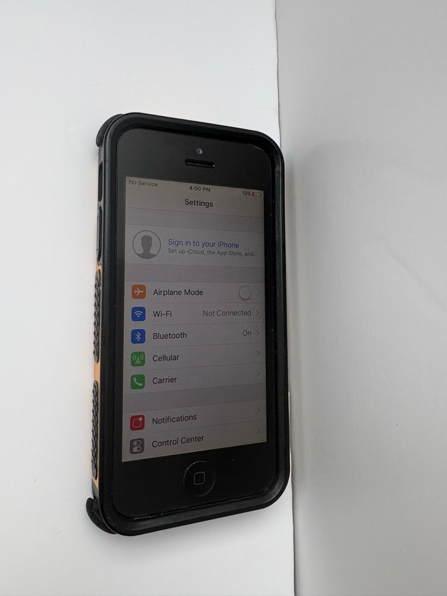 iPhone 5 16GB Unlocked - photo 4