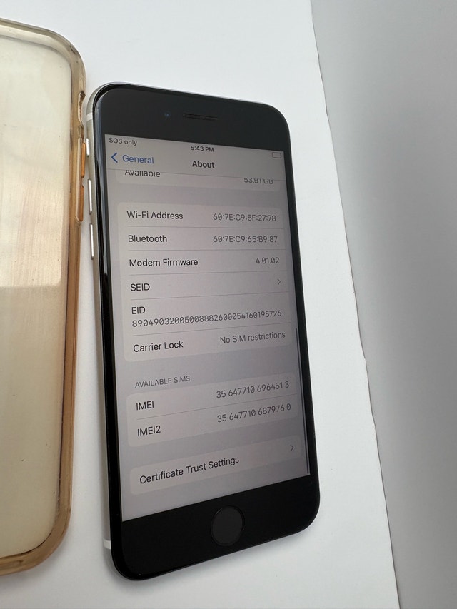 iPhone SE 2nd Gen 64GB Unlocked – Excellent Condition - photo 4
