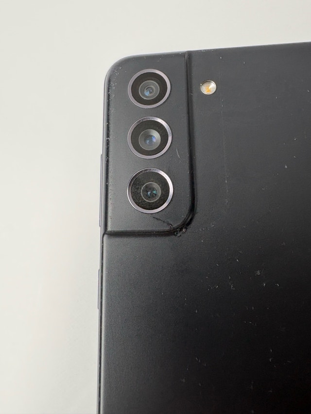 Samsung Galaxy S21 FE 128GB Unlocked – Fully Functional - photo 4