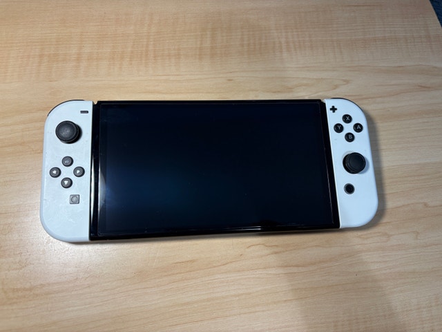 Nintendo Switch OLED Console with Joy-Cons – Excellent Condition - photo 3
