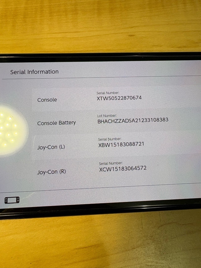 Nintendo Switch OLED Console with Joy-Cons – Excellent Condition - photo 4