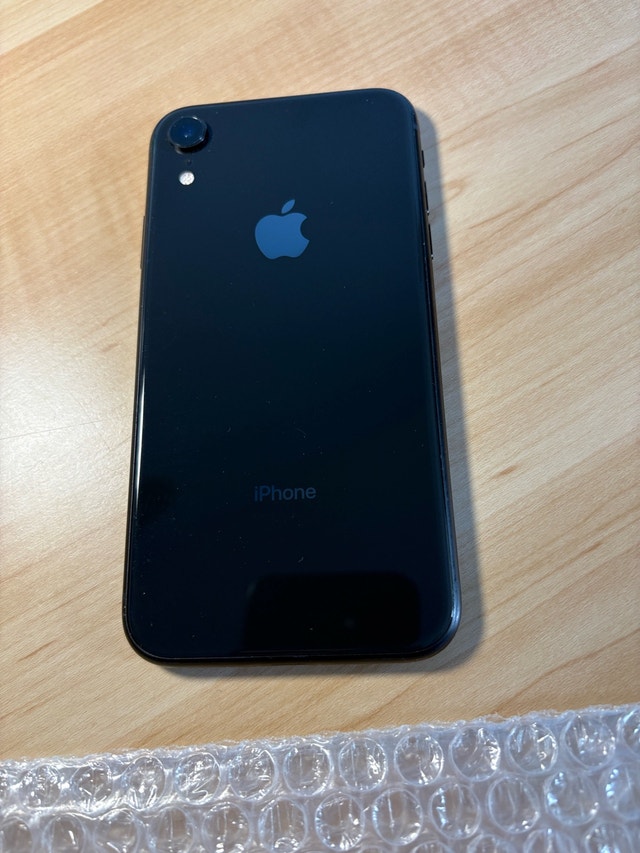 iPhone XR 64GB Unlocked – Excellent Condition - photo 3