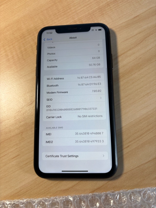 iPhone XR 64GB Unlocked – Excellent Condition - photo 4