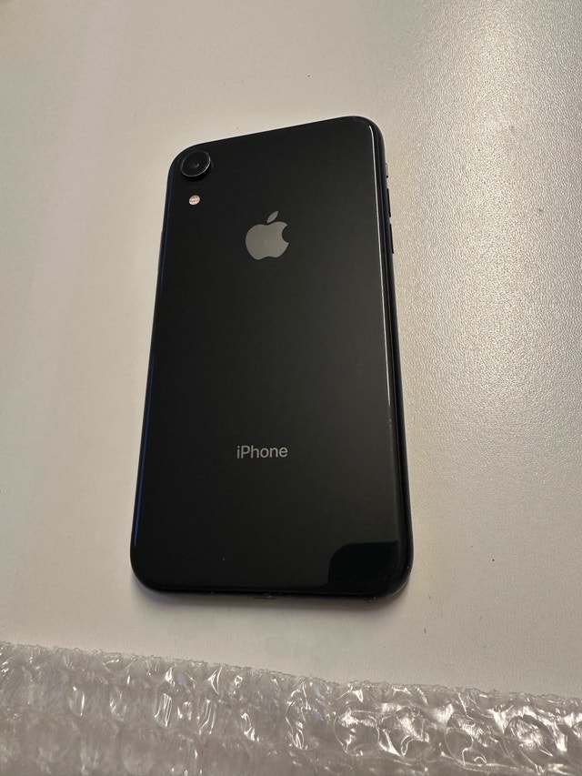 iPhone XR 64GB Unlocked – Good Condition
