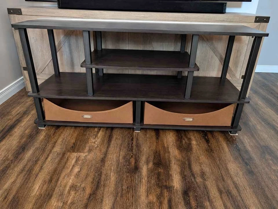 📺 TV Stand / TV Table – 47" Long