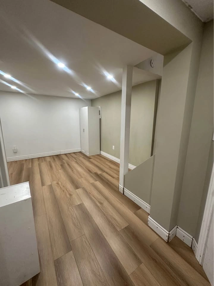 1 Bed 1 Bath - Townhouse - photo 2