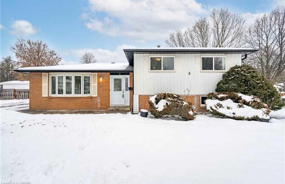 3 Beds 1.5 Baths - House
