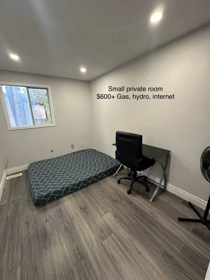 Private room for rent - photo 3