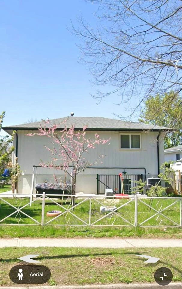1 Bed 1 Bath - Apartment - photo 2