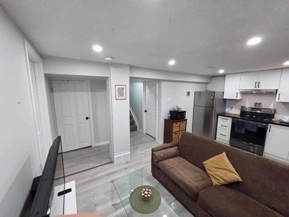 1 Bed 1 Bath - Apartment - photo 4