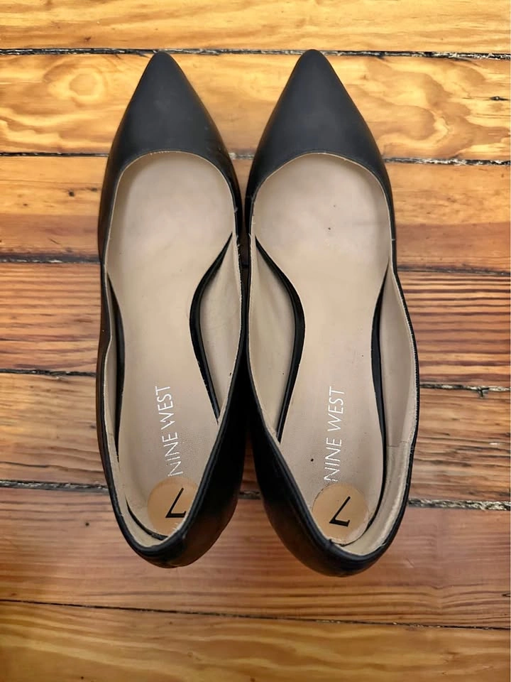 Nine West Black Kitten Heels Women’s Size 7