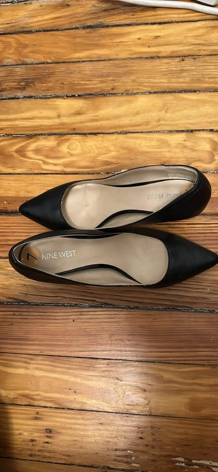 Nine West Black Kitten Heels Women’s Size 7 - photo 5