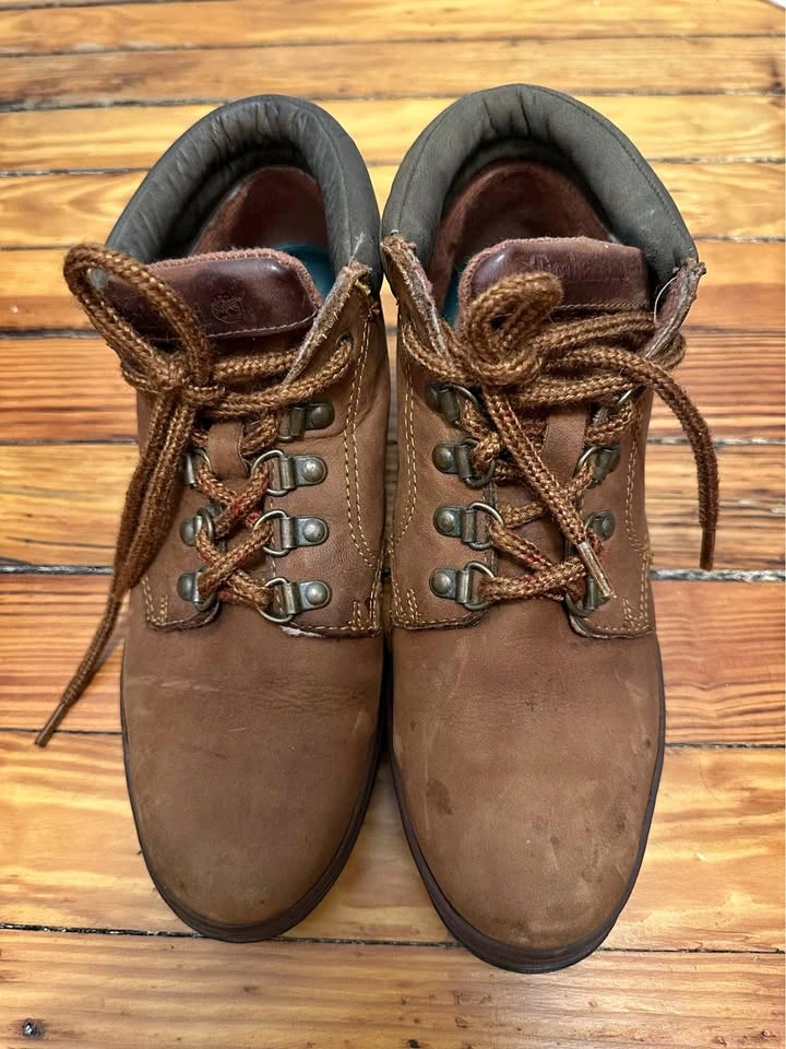 Vintage 90s/Y2K Women’s Timberland Size 7.5 Hiking Boots