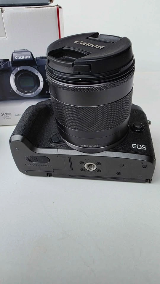 Canon EOS M5 with EF-M 15-45mm and 11-22mm Lenses - photo 4