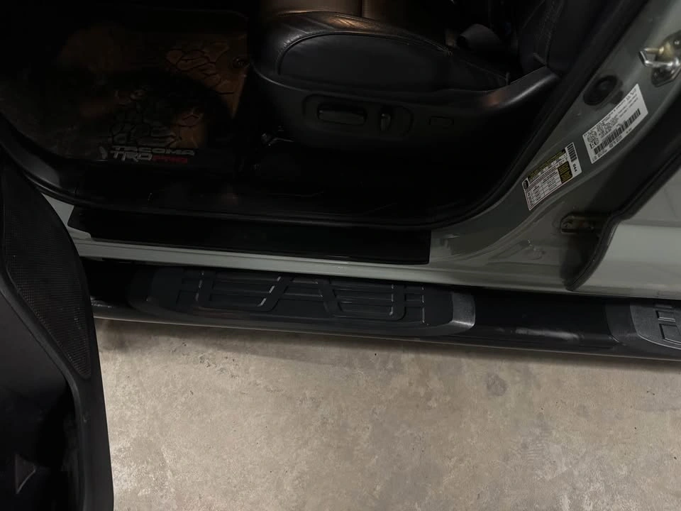 OEM Toyota Tacoma Running Boards (2016-2023) - Hardware Incl. - photo 3