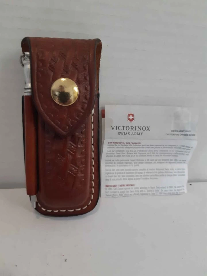 Victorinox Swiss Army Knife with Leather Sheath and Sharpening S - photo 2