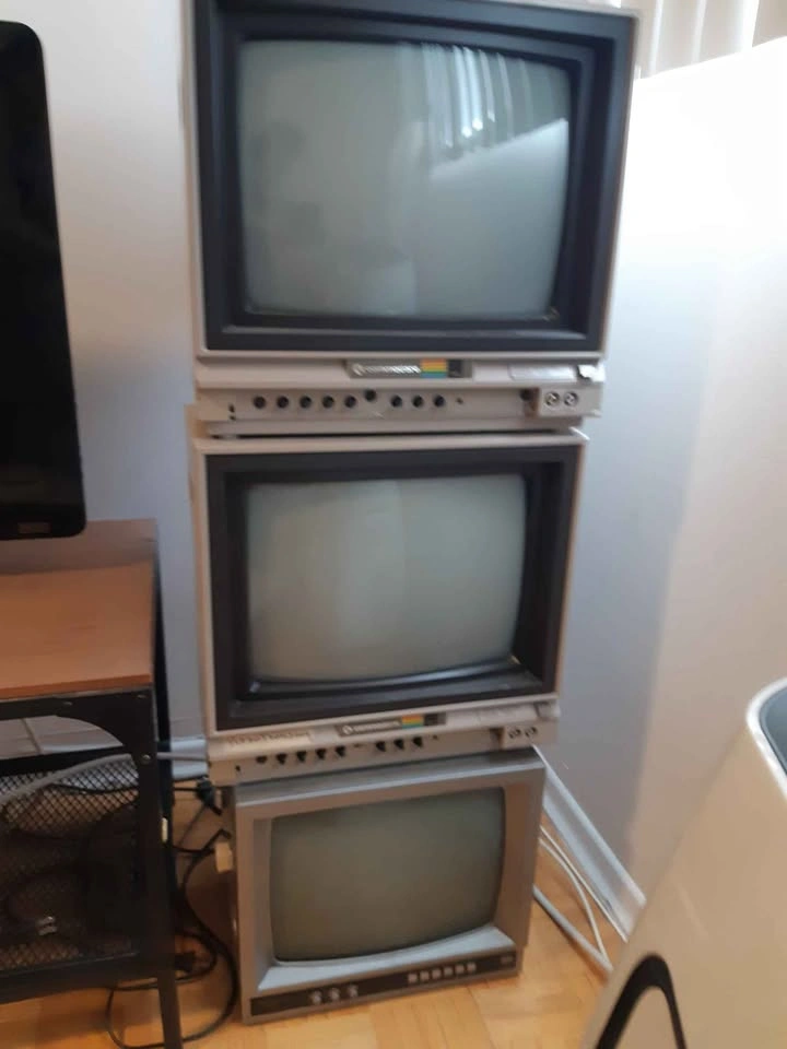 Commodore CRT monitors 1701/1702 Video Monitors 6 in total - photo 2