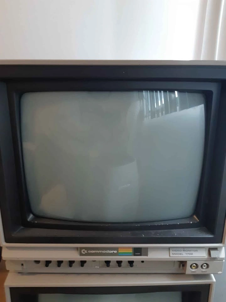 Commodore CRT monitors 1701/1702 Video Monitors 6 in total - photo 4