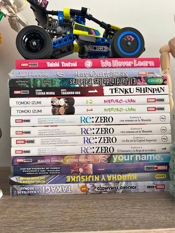 Assorted Mangas (Spanish and English)