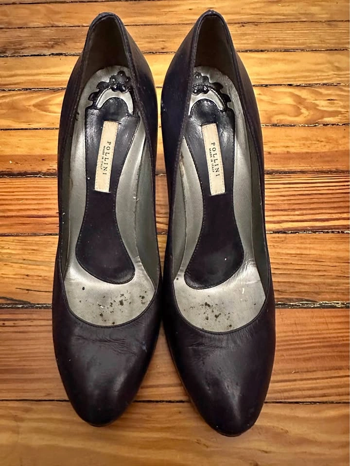 Pollini Made in Italy Leather Pumps. Women’s size 38.