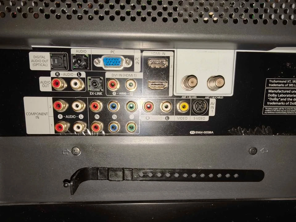 Samsung TV 42in, (not a smart tv, plug and play with your Chrome - photo 4