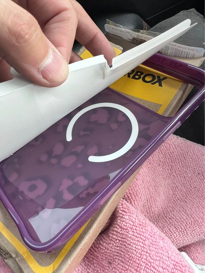 Otterbox Symmetry Leopard MagSafe Case for iPhone 17 Pro - photo 3