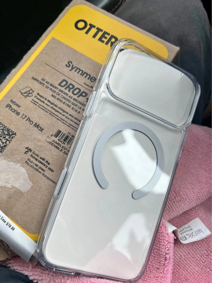 Otterbox Symmetry Clear MagSafe for iPhone 17 Pro Max NEW