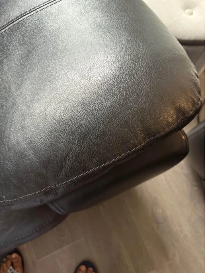 Brick- Black Leather Sofa - photo 4