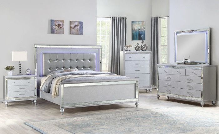 Silver Mirrored Bedroom Furniture Set