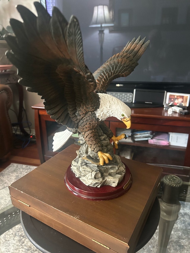 Eagle Resin Figurine - photo 2