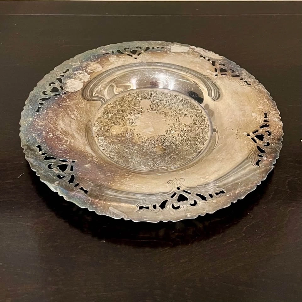 Victorian Plate E.P. Copper Silver-Plated Round Serving Tray - photo 2