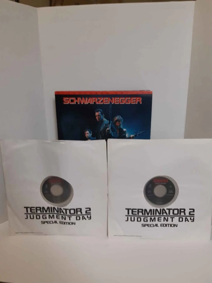 Vintage LaserDisc Terminator 2: Judgment Day Special Edition - photo 4