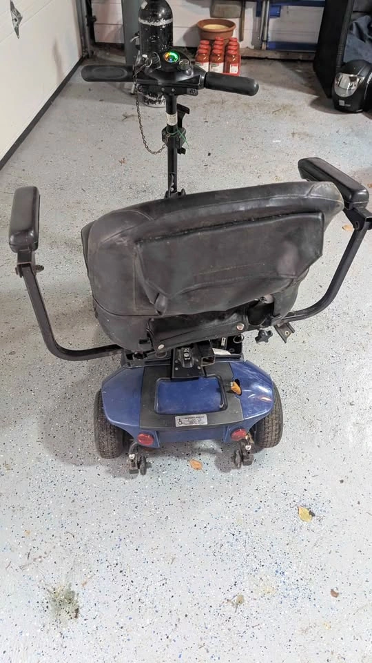 3 wheel electric scooter - photo 2