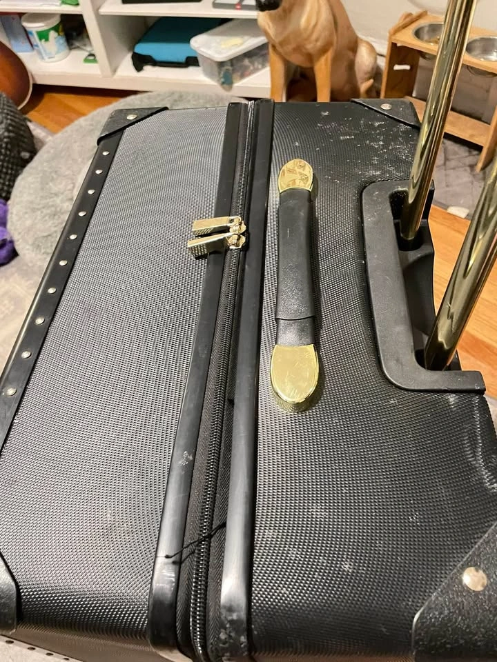 Vince Camuto 28” Hardside Spinner Suitcase - photo 4